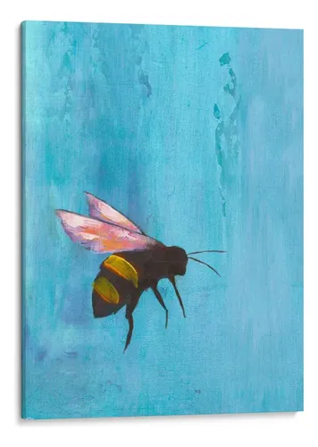 Pintura de una abeja en vuelo con cuerpo de bandas amarillas y verdes sobre fondo azul profundo texturizado